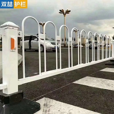 供应京式护栏市政道路人行道交通安全栏马路中央u型防撞隔离栏